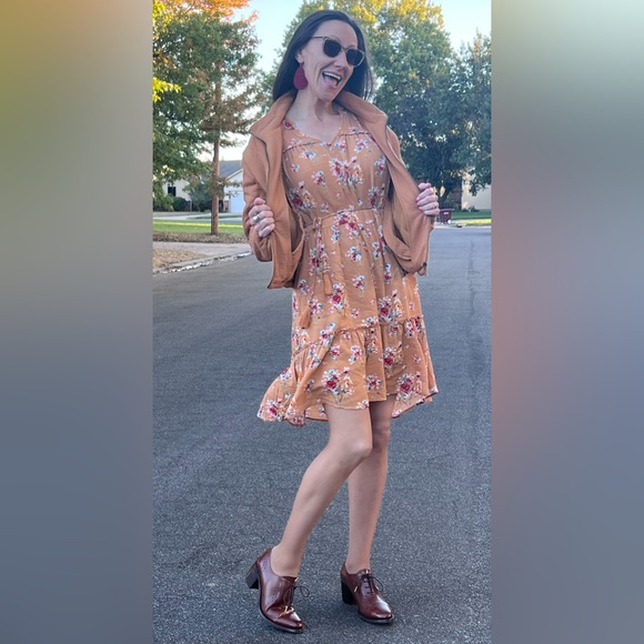 Meet your Posher, Crystal - Picture 2 of 13